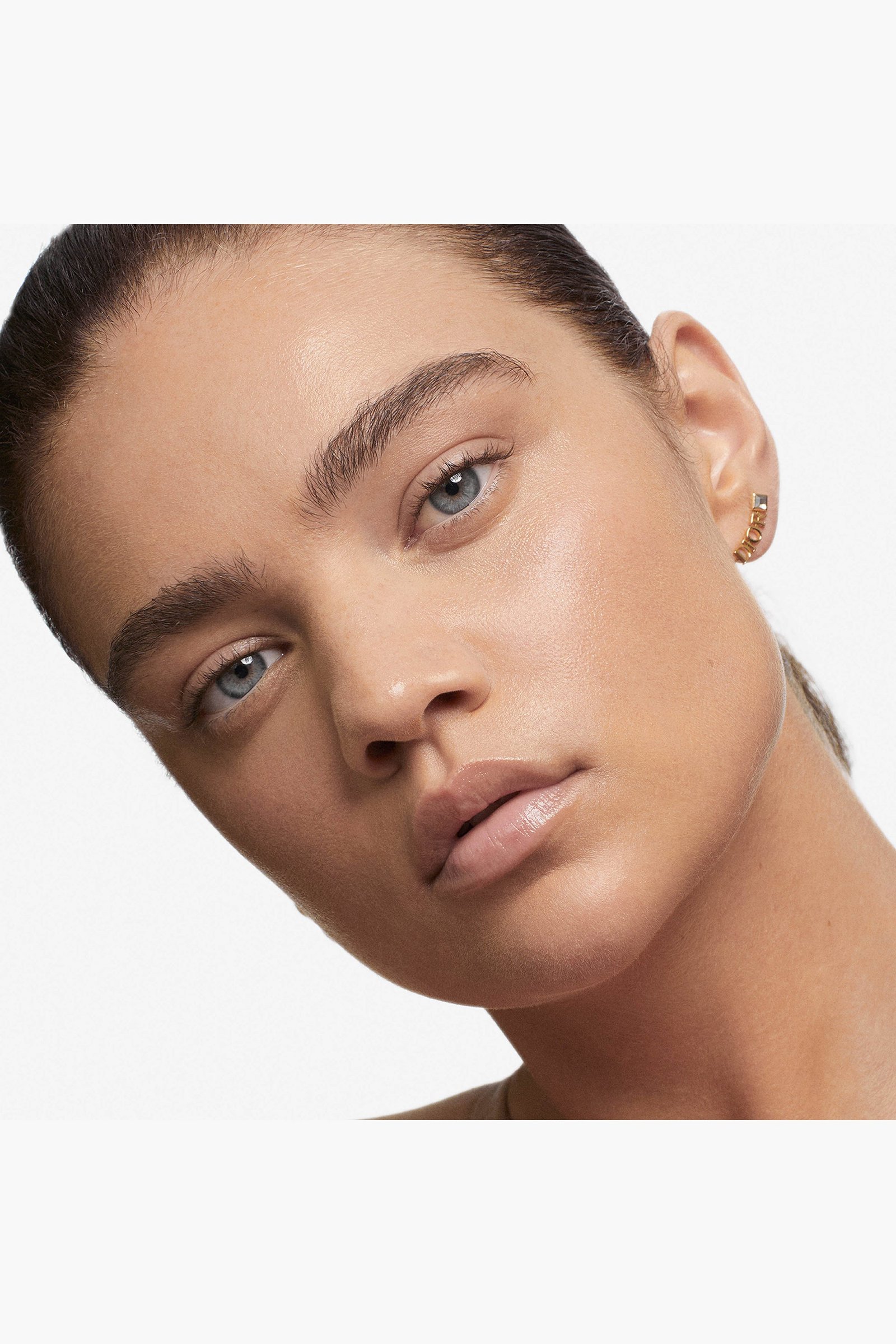 Dior Forever Hydra Nude color 2W — 2 W Warm