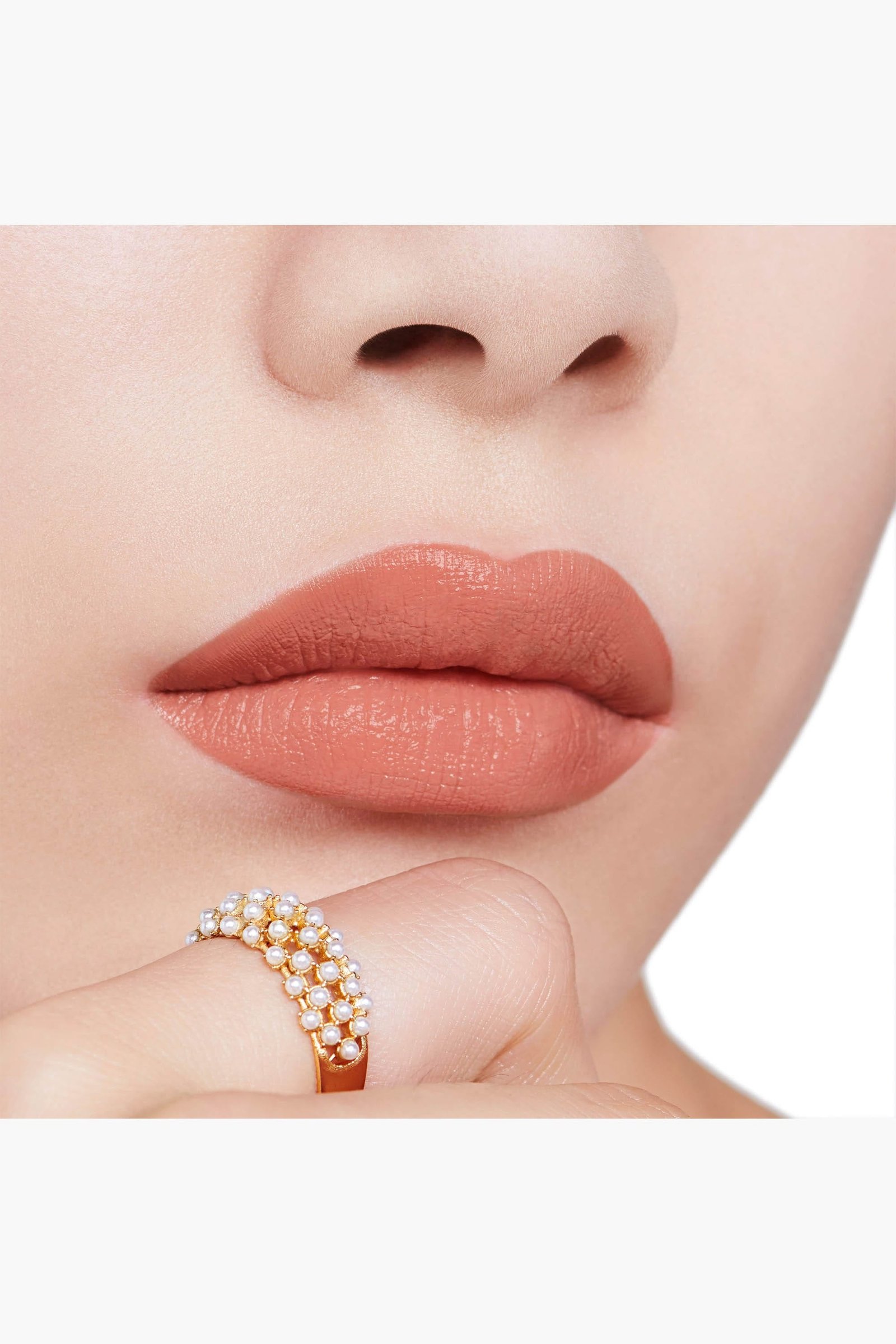 Rouge Dior Refill color 100 — 100 Nude Look satiny finish