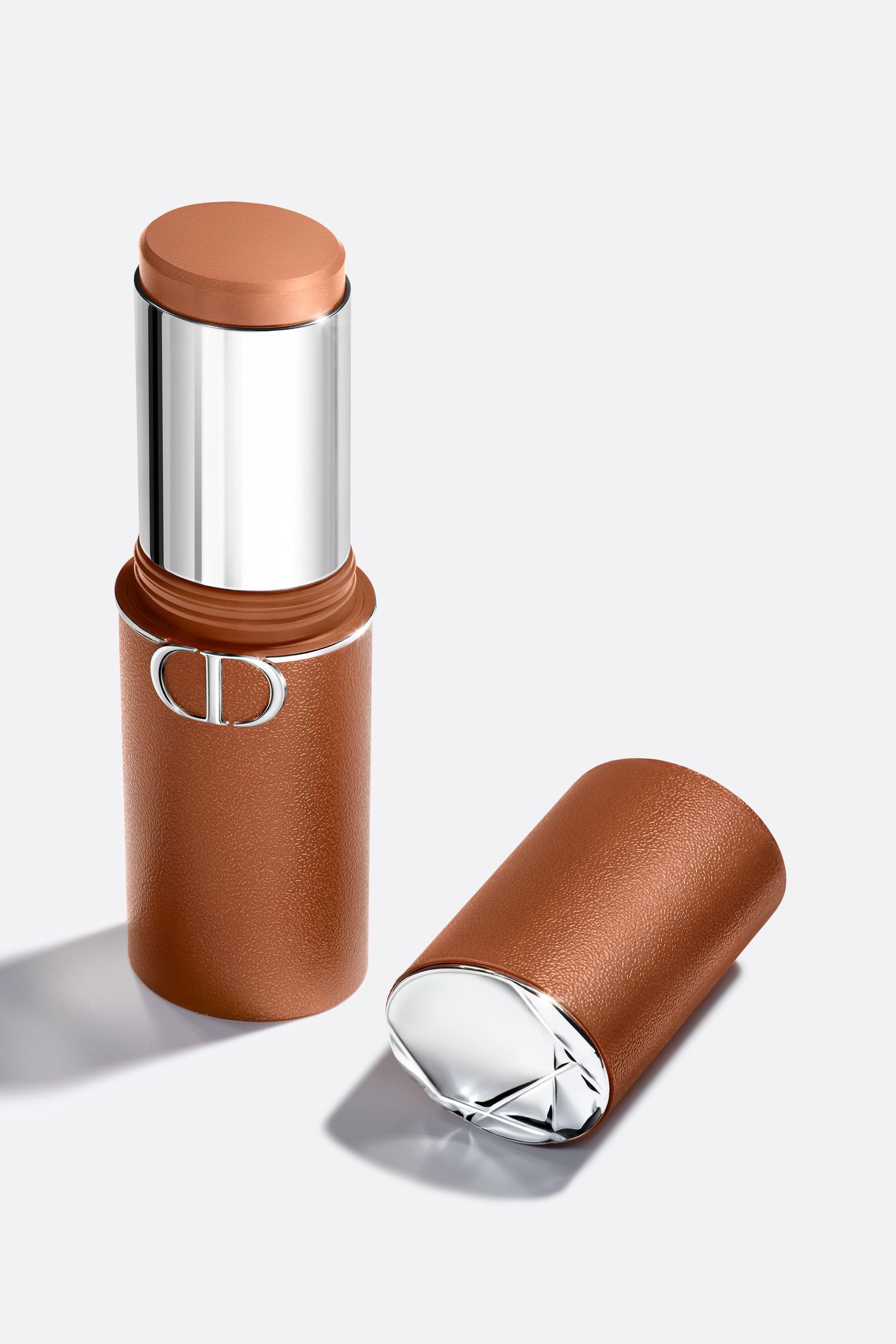 Dior Forever Skin Bronze color 01 — 01 Light Fair