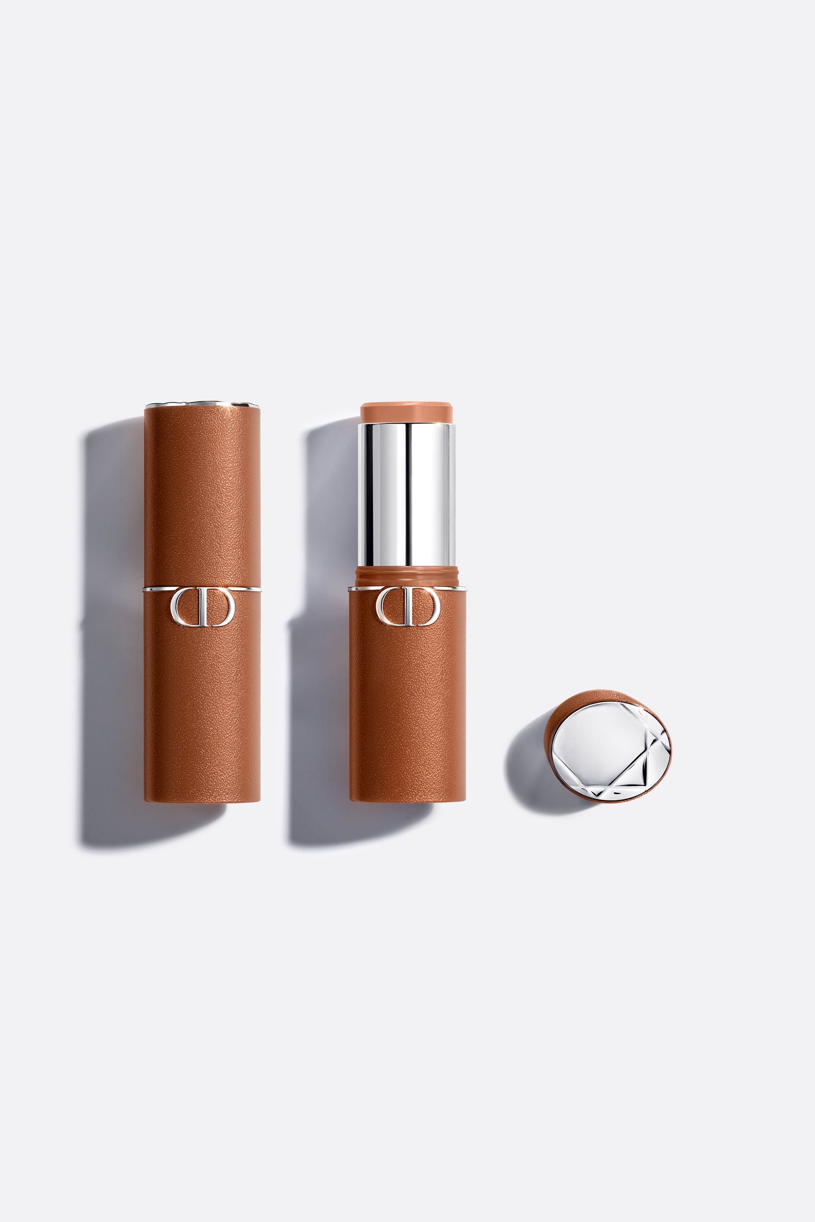 Dior Forever Skin Bronze color 01 — 01 Light Fair