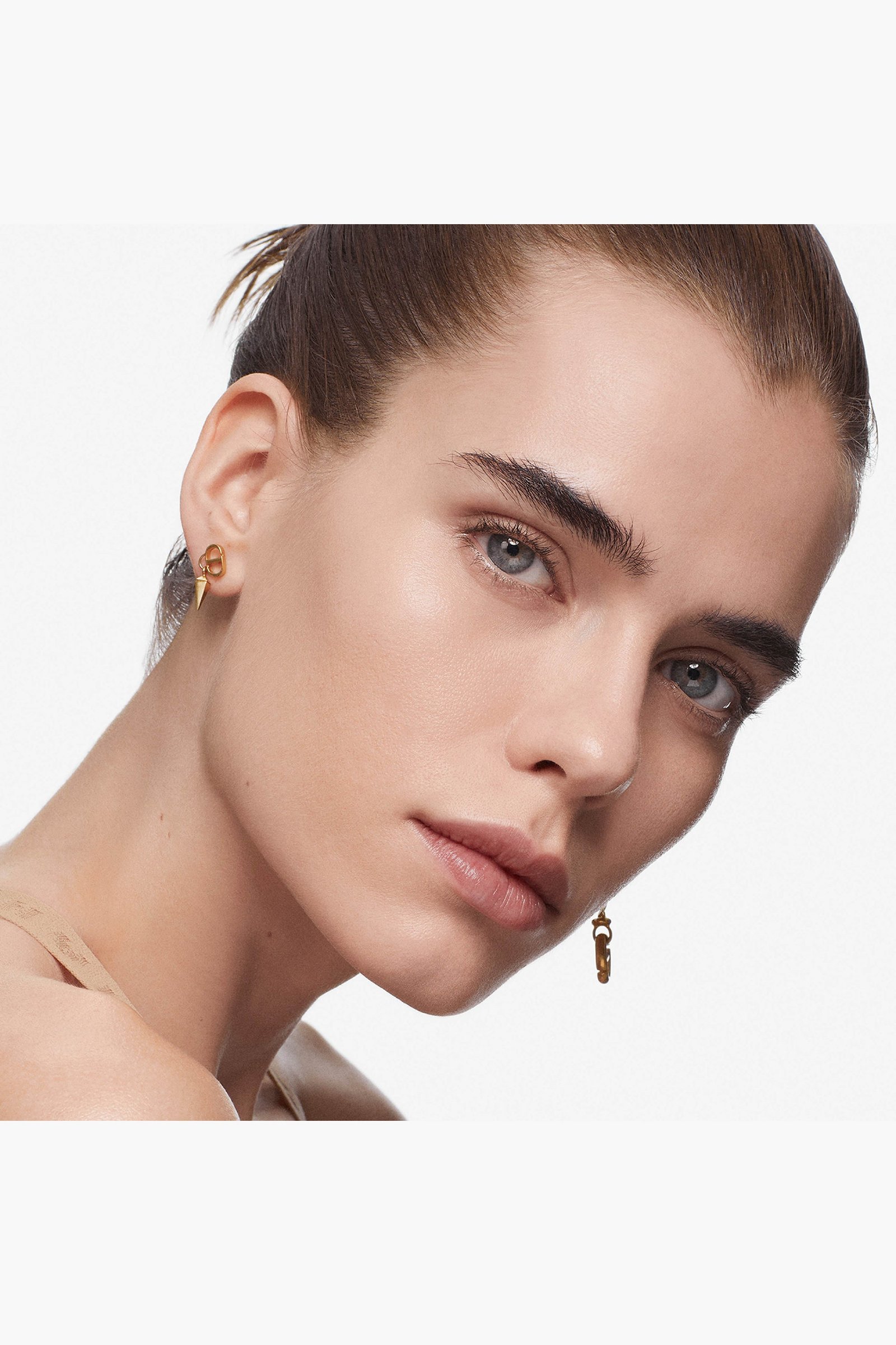 Dior Forever Hydra Nude color 2CR — 2 CR Cool Rosy
