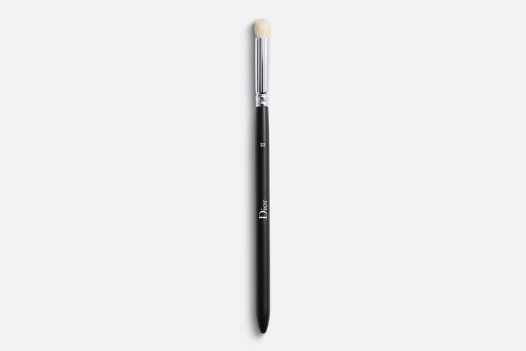 Dior Backstage Large Eyeshadow Blending Brush N°23